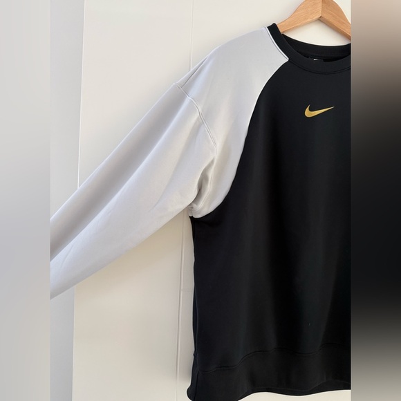 Nike Dri Fit Gold Swoosh Sweatshirt - Picture 4 of 8